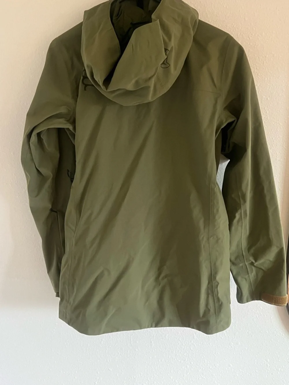 Olive Green Women's Ski Jacket and Bibs - Picture 4 of 6